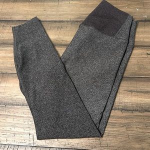 Like new Nike Dry-Fit Sz M yoga pants